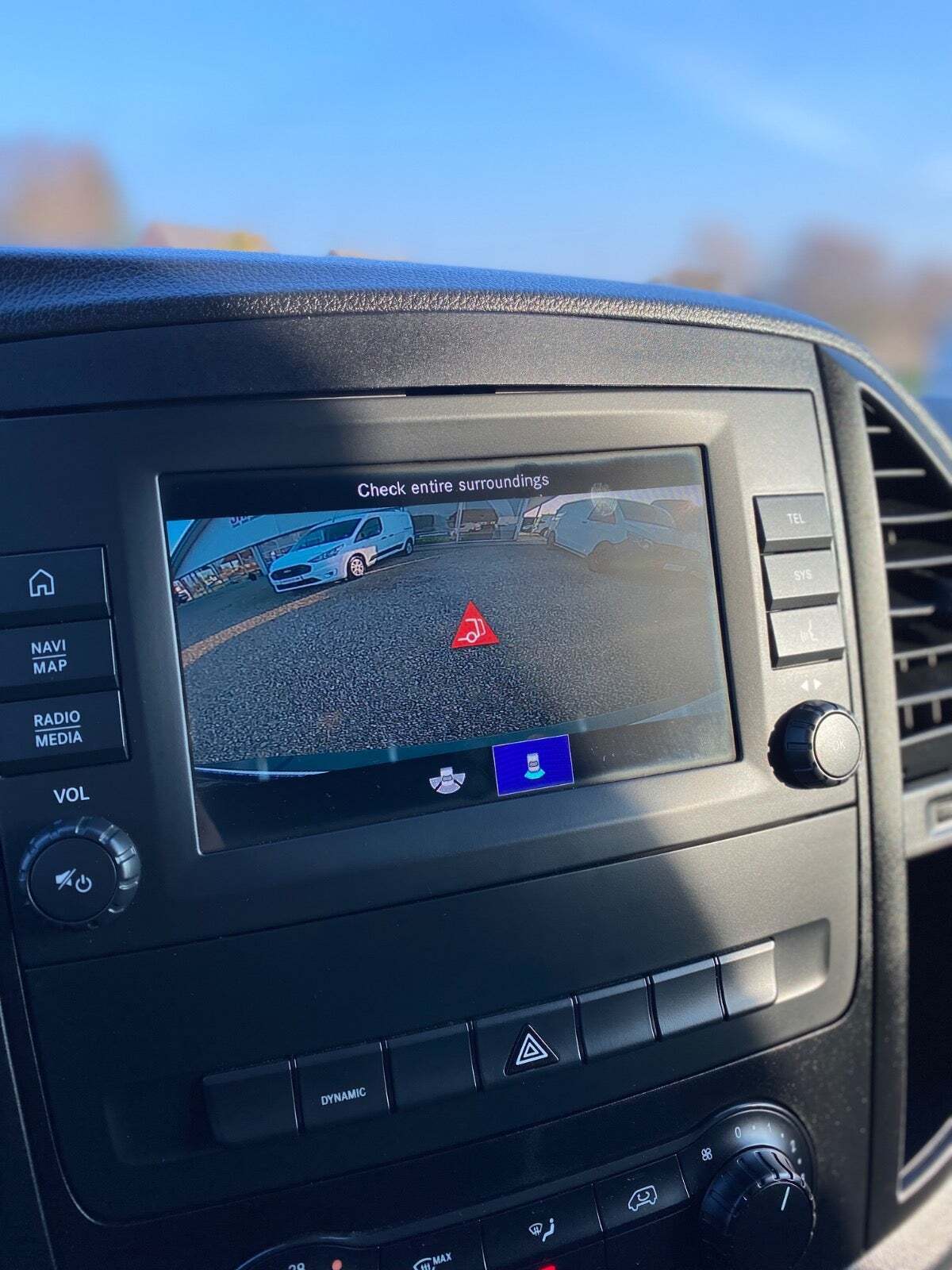 Hvid Mercedes eVito 112 fra 2023