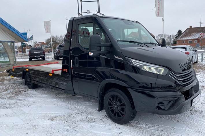 Sort Iveco Daily fra 2024