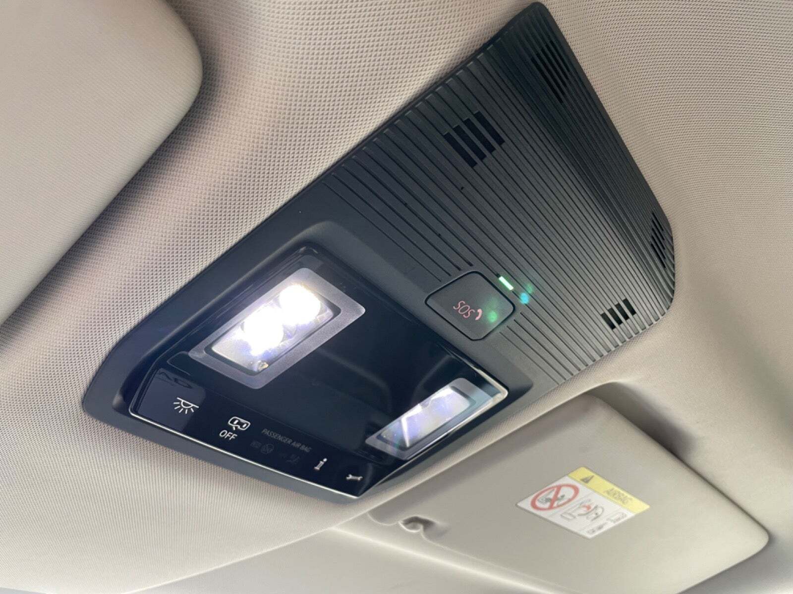 Hvid VW ID.Buzz fra 2024