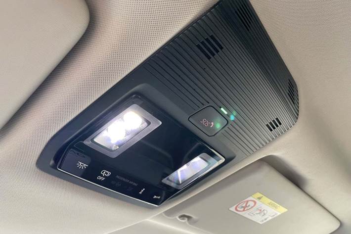 Hvid VW ID.Buzz fra 2024