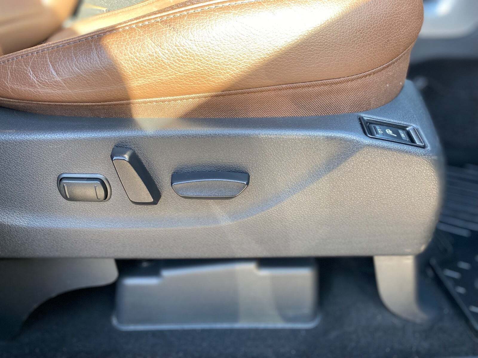 Sort Mercedes X350 d fra 2019