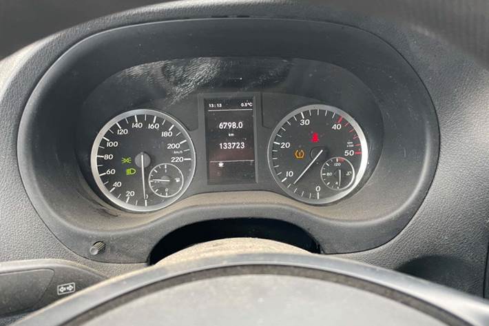 Hvid Mercedes Vito 114 fra 2016