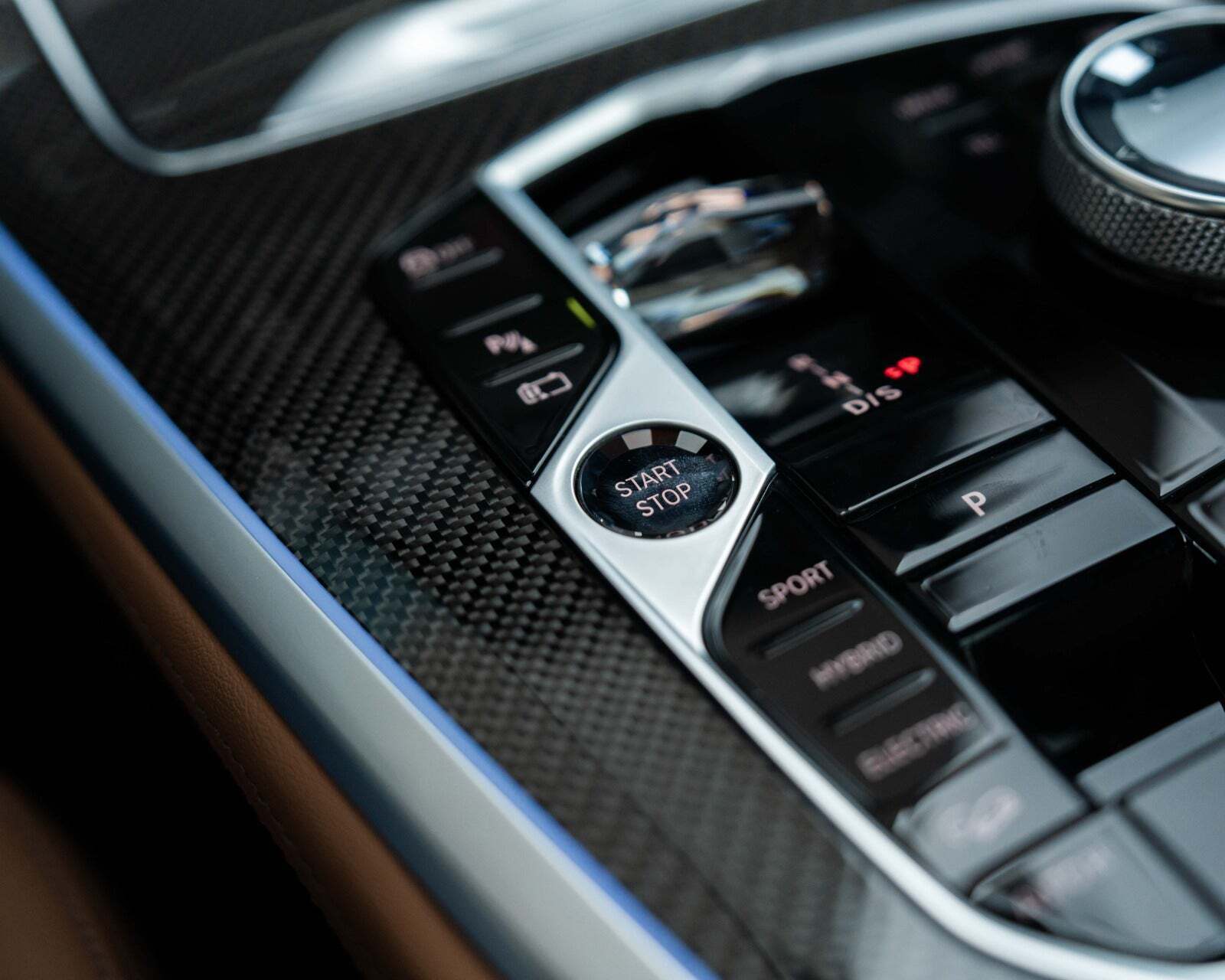 Grå BMW X5 fra 2024