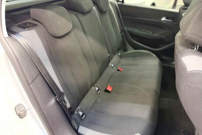 Hvid Peugeot 308 fra 2016