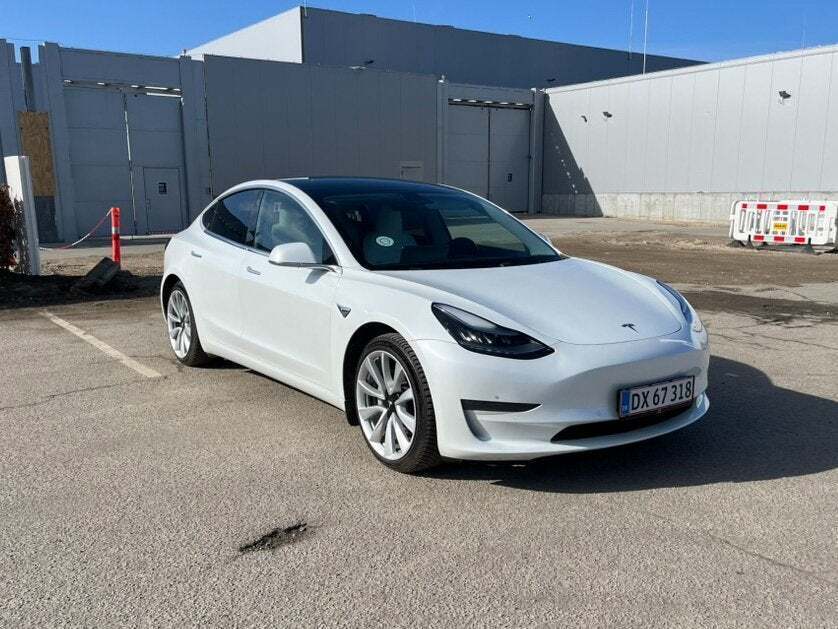 Tesla Model 3 Long Range AWD