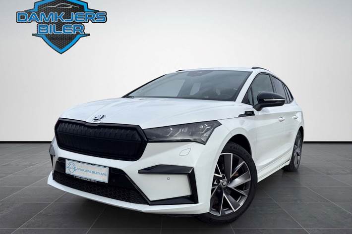 Sort Skoda Enyaq fra 2021 set udefra