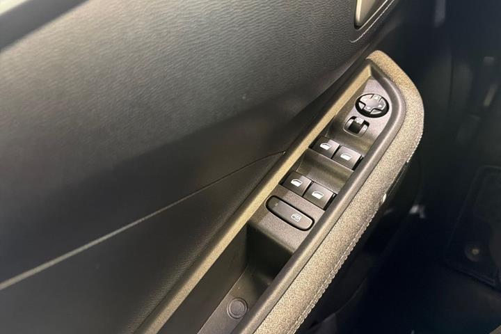Grå Opel Frontera fra 2025