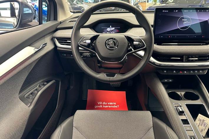 Grå Skoda Enyaq fra 2023