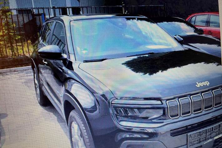 Sort Jeep Avenger fra 2023