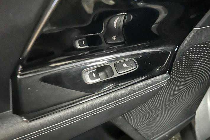 Grå Kia Niro fra 2018