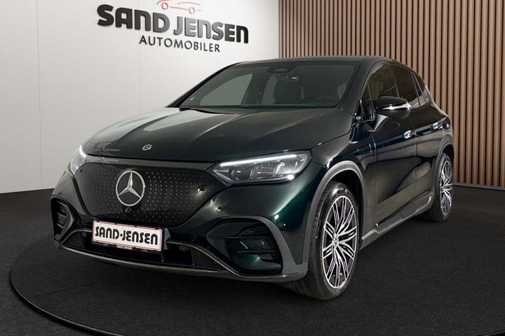 Grøn Mercedes EQE350 SUV fra 2024 set udefra