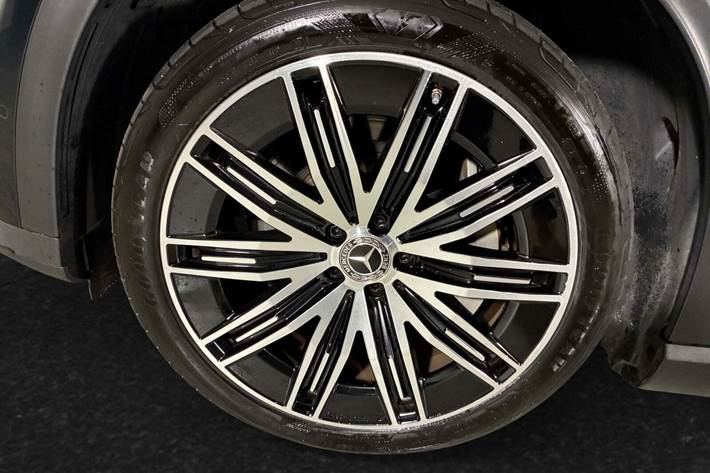 Grøn Mercedes EQE350 SUV fra 2024