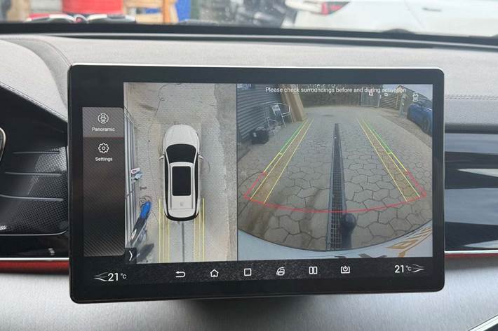 Hvid BYD Tang fra 2023 set indefra