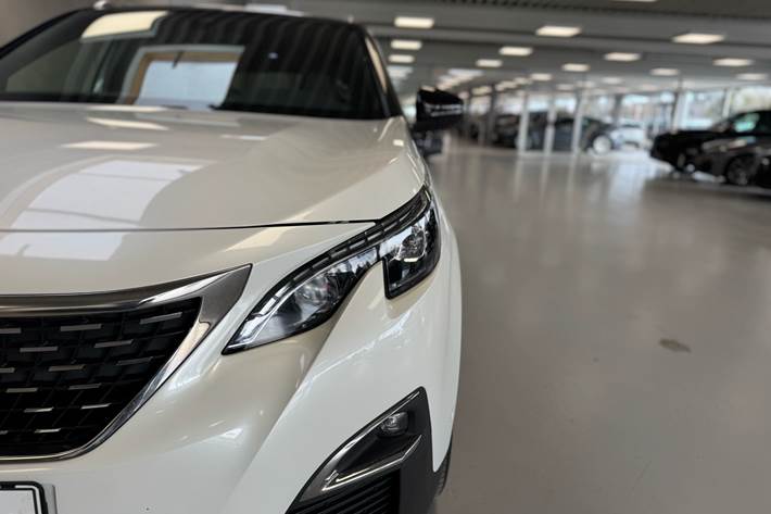 Hvid Peugeot 3008 fra 2020