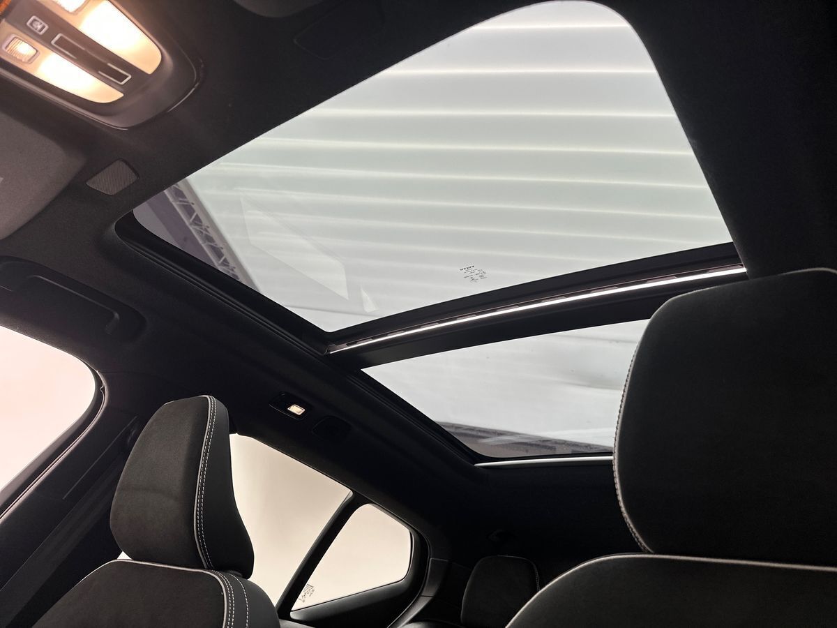 Grå Volvo XC40 fra 2022