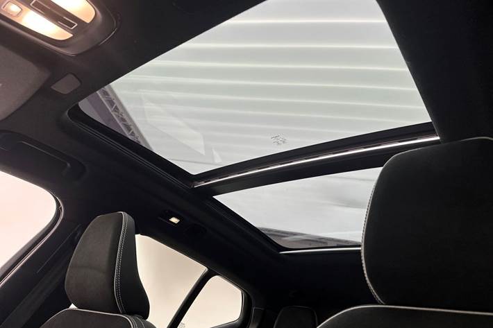 Grå Volvo XC40 fra 2022