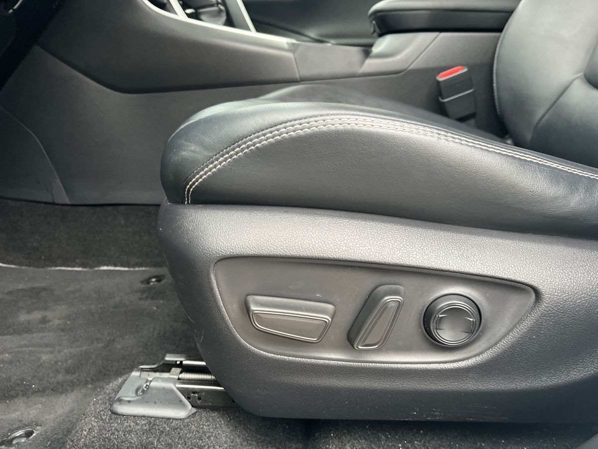 Hvid Toyota RAV4 fra 2020