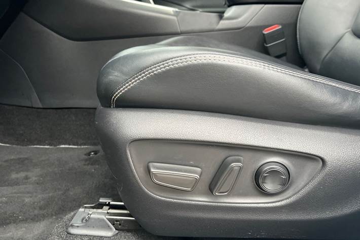 Hvid Toyota RAV4 fra 2020