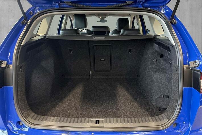 Blå Skoda Enyaq fra 2021