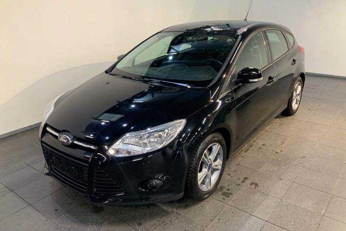 Sort Ford Focus fra 2014 set udefra