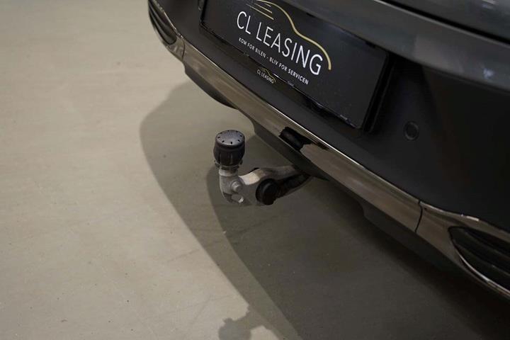 Grå Mercedes EQE500 SUV fra 2024