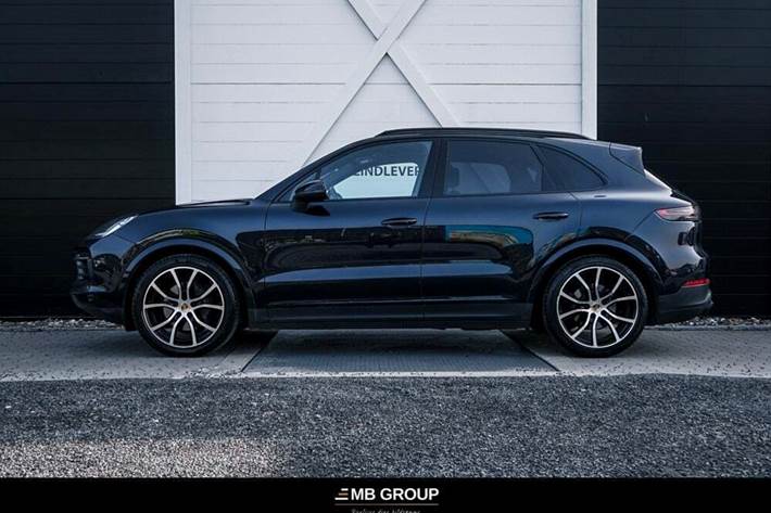 Blå Porsche Cayenne fra 2019