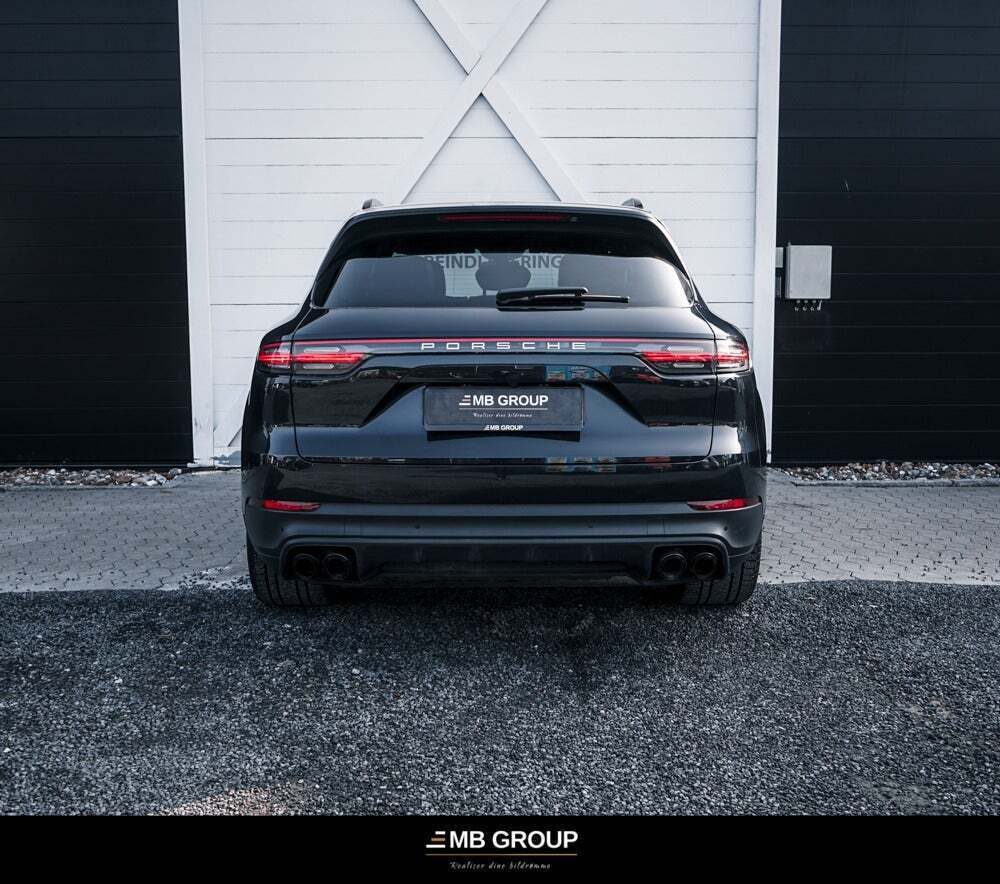 Blå Porsche Cayenne fra 2019