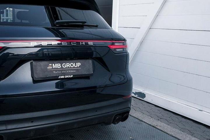 Blå Porsche Cayenne fra 2019