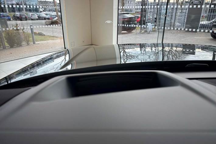 Sort Land Rover Range Rover fra 2024