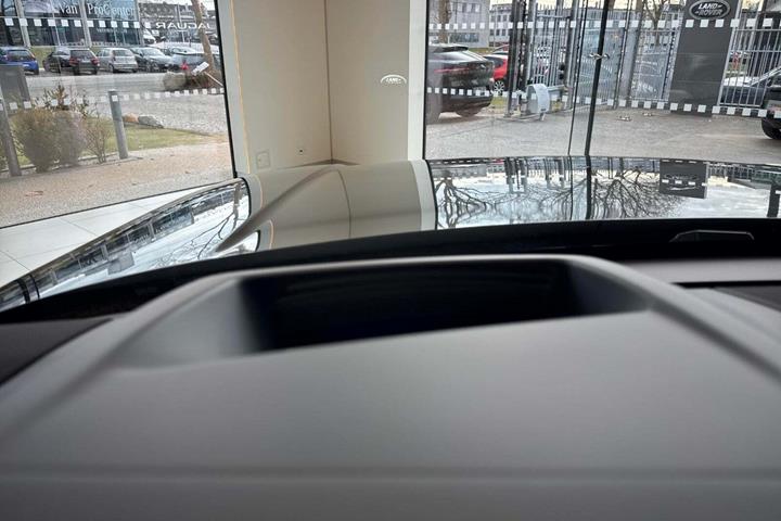 Sort Land Rover Range Rover fra 2024