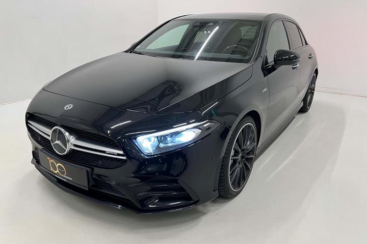 Sort Mercedes A35 fra 2020 set udefra