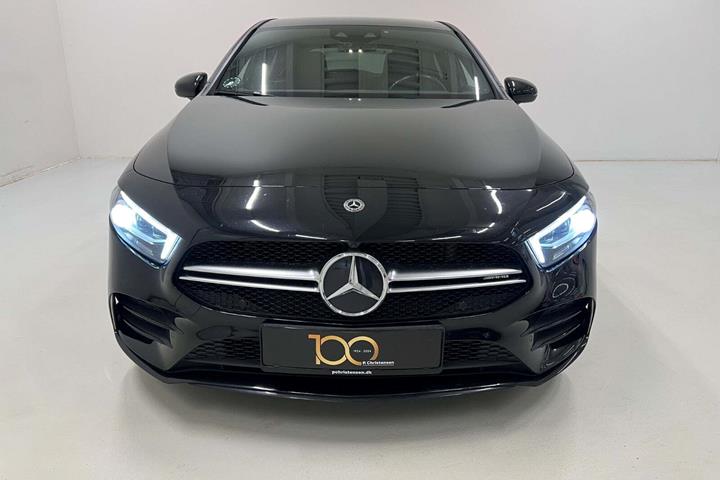 Sort Mercedes A35 fra 2020 set udefra