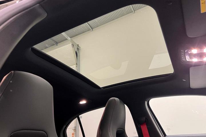 Sort Mercedes A35 fra 2020 set indefra