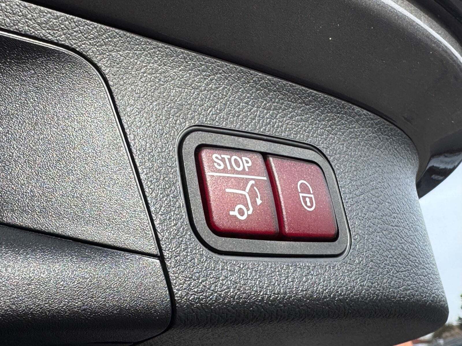 Grå Mercedes EQA300 fra 2024