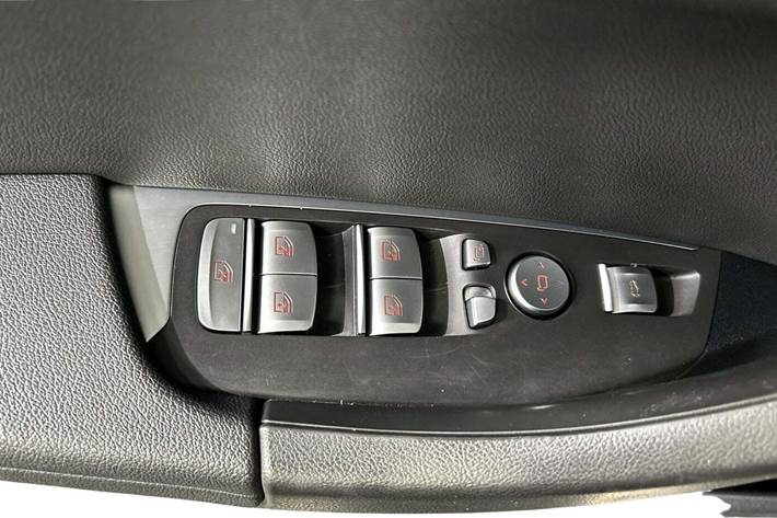 Blå BMW iX3 fra 2021