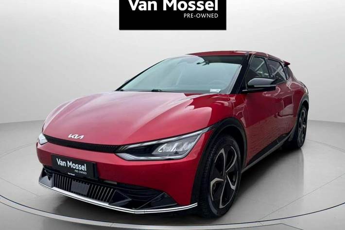 Rød Kia EV6 fra 2022 set udefra