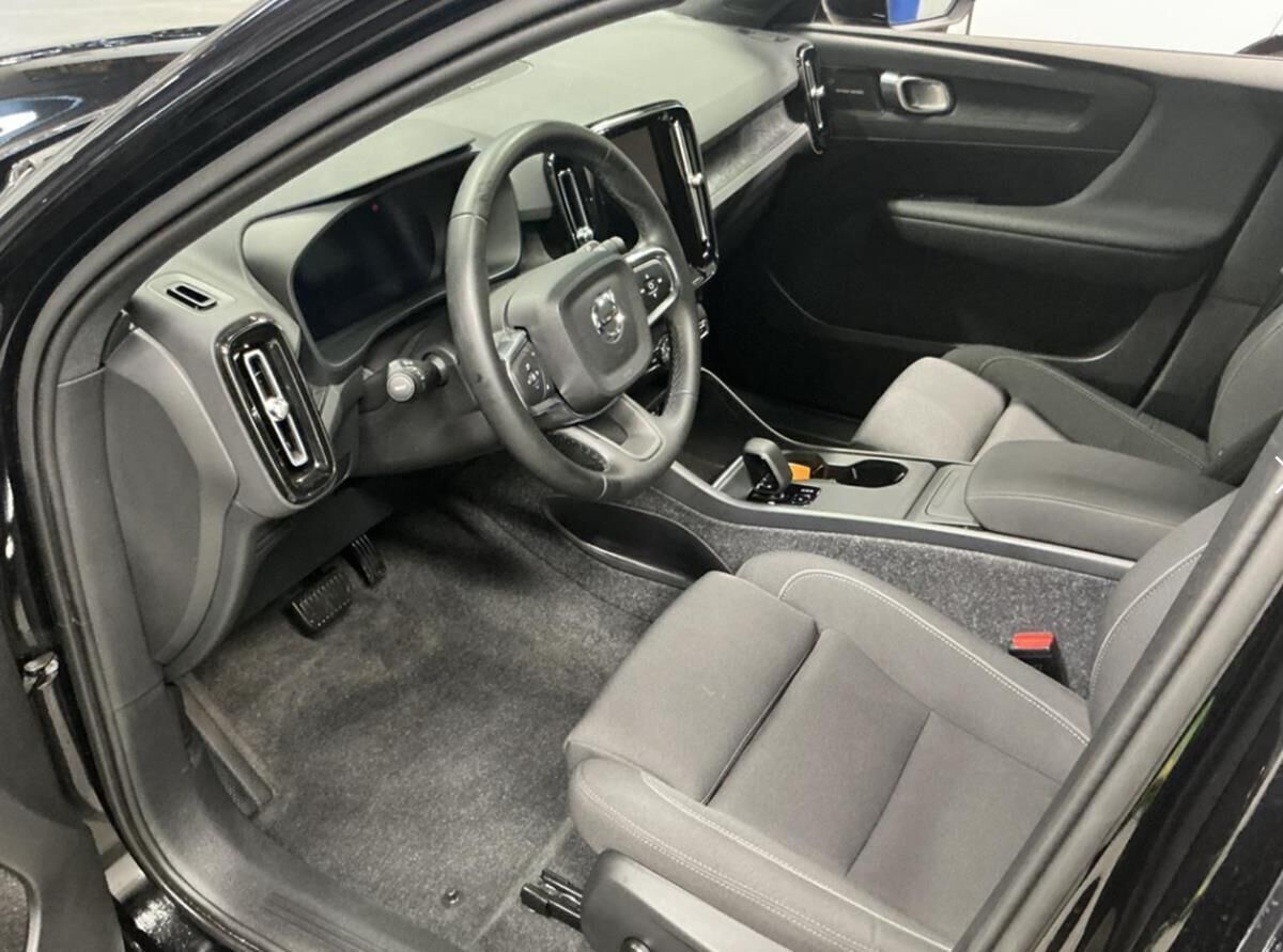 Volvo EX40 Extended Range Black Edition