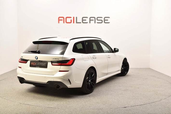 Hvid BMW 330e fra 2020