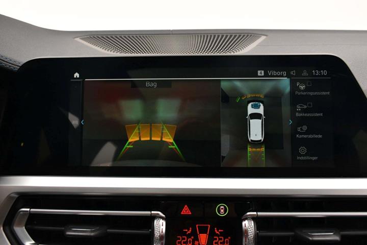 Hvid BMW 330e fra 2020