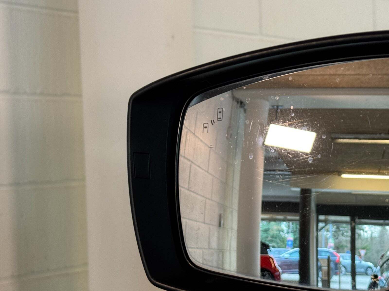 Blå Subaru Levorg fra 2016