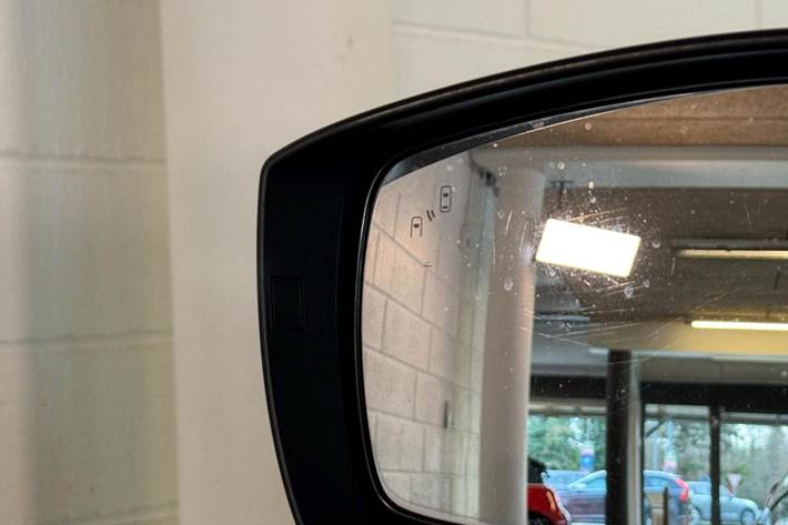 Blå Subaru Levorg fra 2016