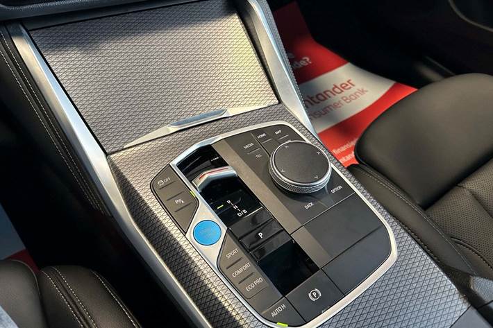 Blå BMW i4 fra 2023