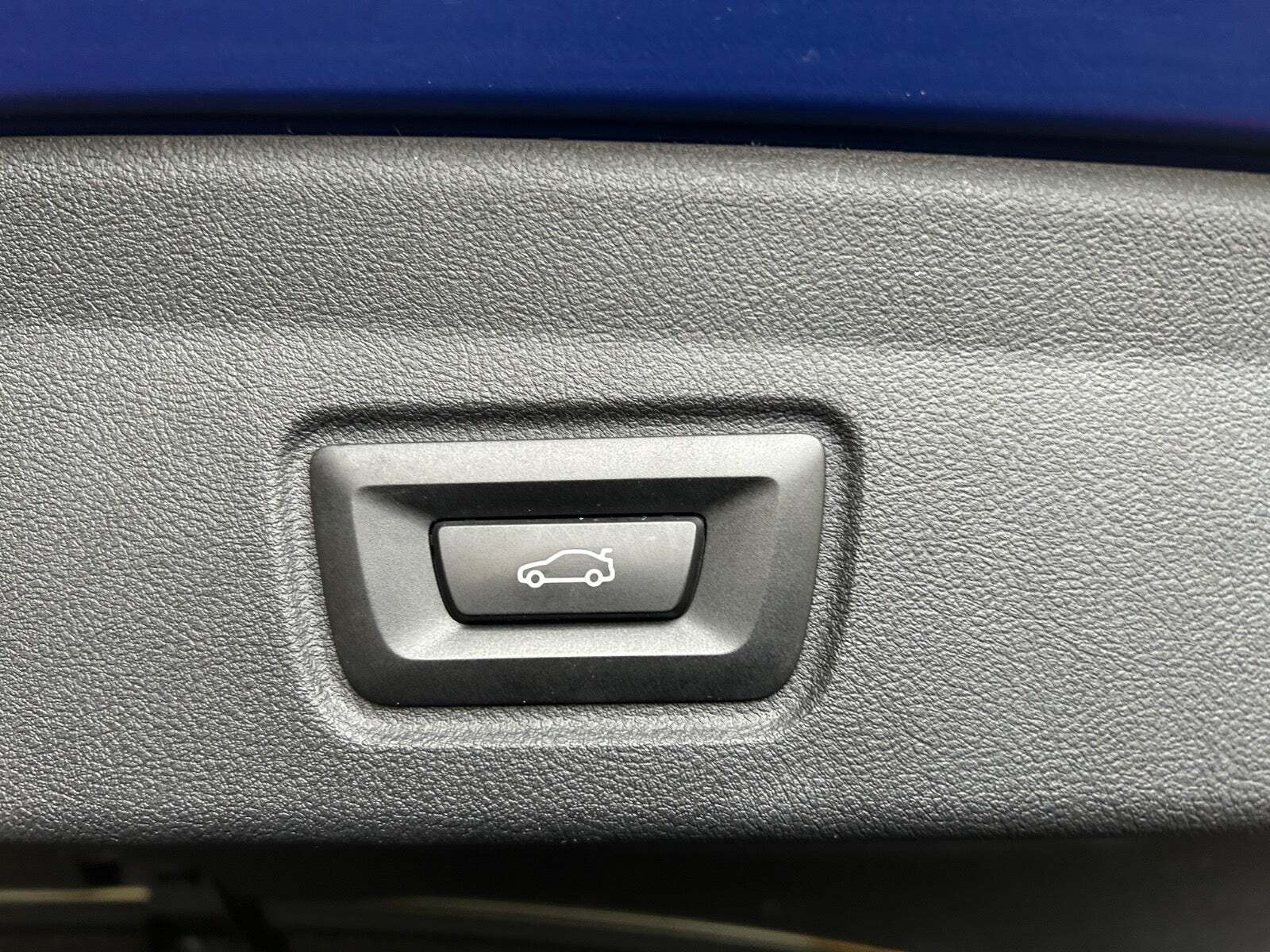 Blå BMW i4 fra 2023