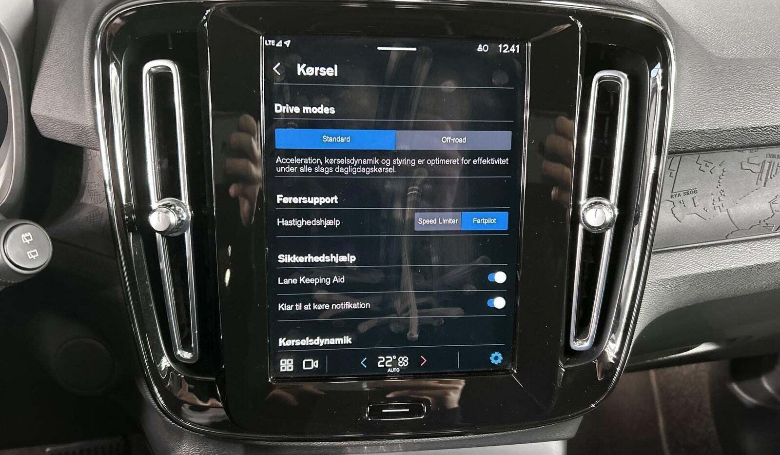 Sort Volvo XC40 fra 2022