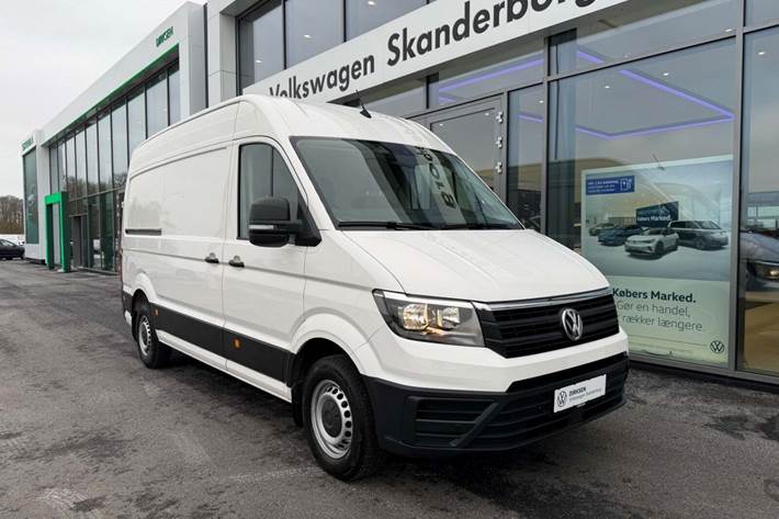 Gul VW Crafter 35 fra 2022
