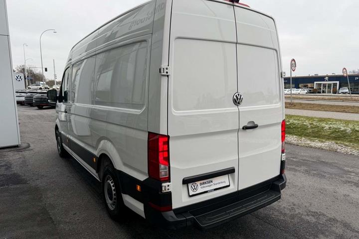 Gul VW Crafter 35 fra 2022