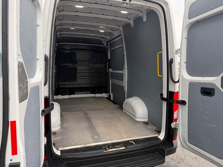 VW Crafter 35 2,0 TDi 177 Kassevogn L3H3 aut.