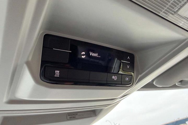 Gul VW Crafter 35 fra 2022