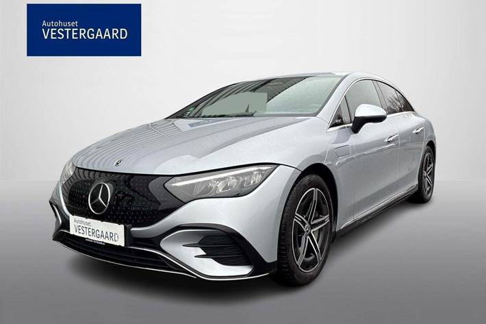 Sølv Mercedes EQE350+ fra 2023 set udefra