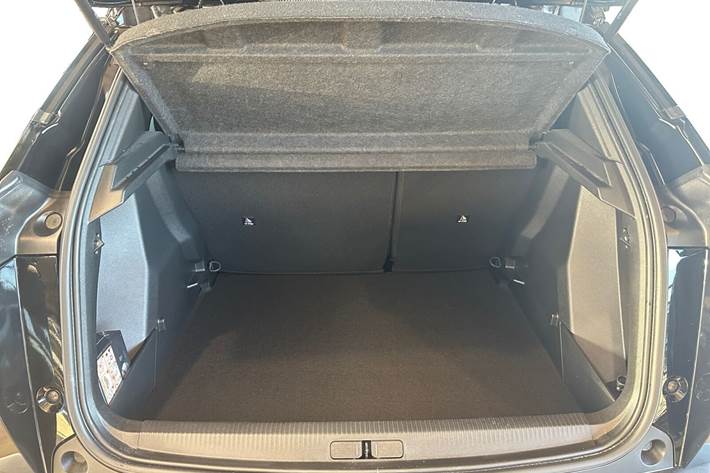 Sort Peugeot e-2008 fra 2025